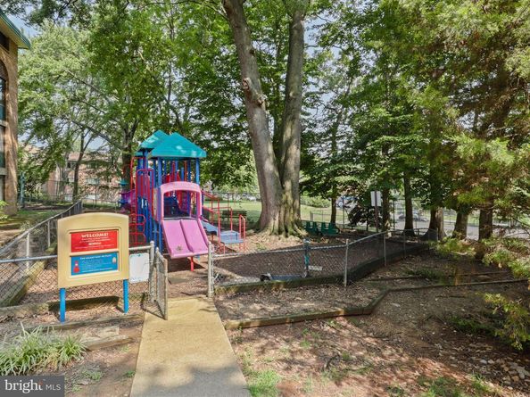 509 N Armistead Street 303, Alexandria VA 22312
