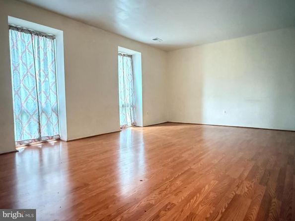 1089 Knight Lane, Herndon VA 20170
