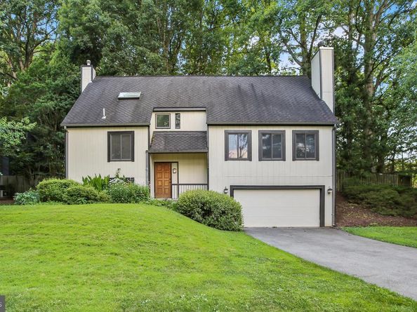11220 Angus Place, Potomac MD 20854