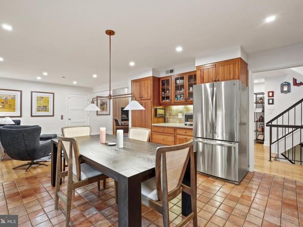 11220 Angus Place, Potomac MD 20854