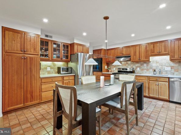 11220 Angus Place, Potomac MD 20854