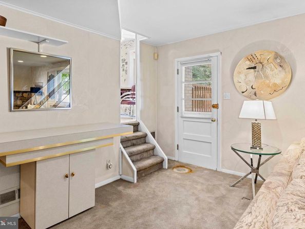 1018 Corn Crib Drive, Huntingdon Valley PA 19006