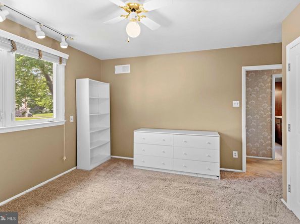 1018 Corn Crib Drive, Huntingdon Valley PA 19006