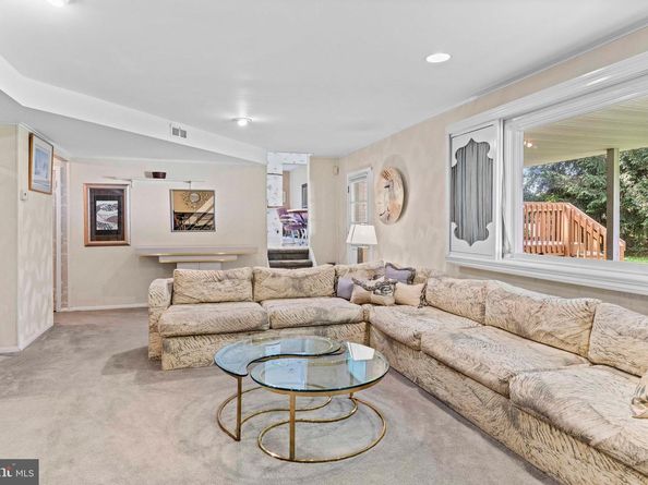 1018 Corn Crib Drive, Huntingdon Valley PA 19006