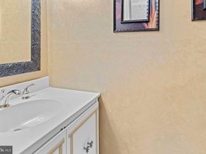 1018 Corn Crib Drive, Huntingdon Valley PA 19006