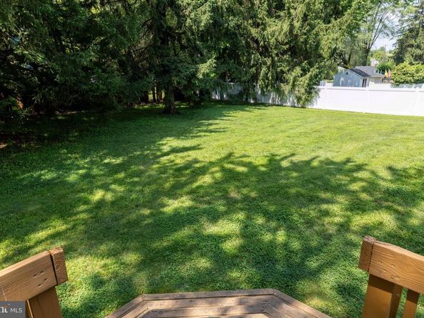 1018 Corn Crib Drive, Huntingdon Valley PA 19006
