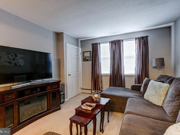 6941 Shelbourne Street, Philadelphia PA 19111