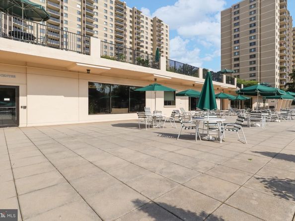 203 Yoakum Parkway 1516, Alexandria VA 22304