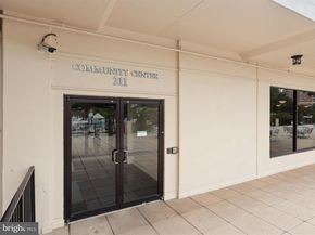 203 Yoakum Parkway 1516, Alexandria VA 22304