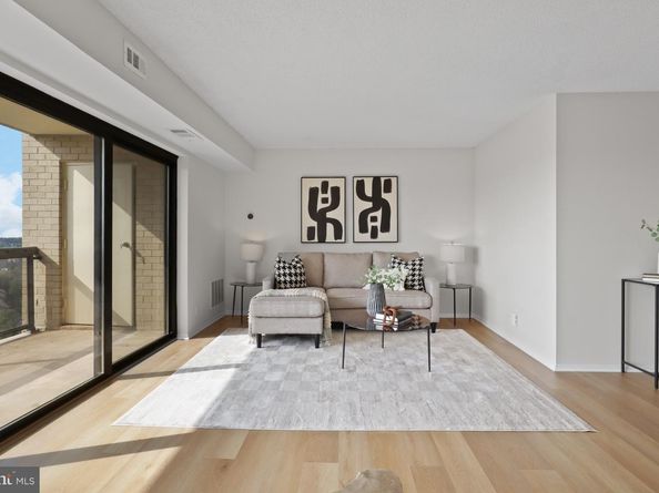 203 Yoakum Parkway 1516, Alexandria VA 22304