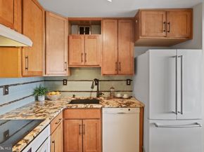 203 Yoakum Parkway 1516, Alexandria VA 22304