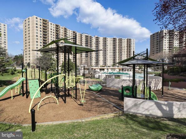 203 Yoakum Parkway 1516, Alexandria VA 22304