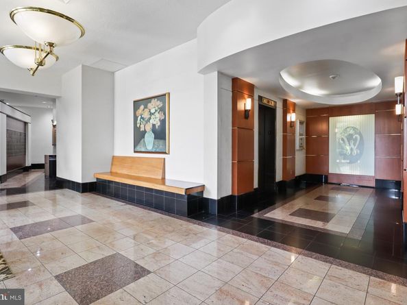 203 Yoakum Parkway 1516, Alexandria VA 22304