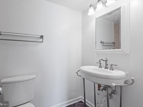 203 Yoakum Parkway 1516, Alexandria VA 22304
