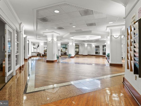 203 Yoakum Parkway 1516, Alexandria VA 22304