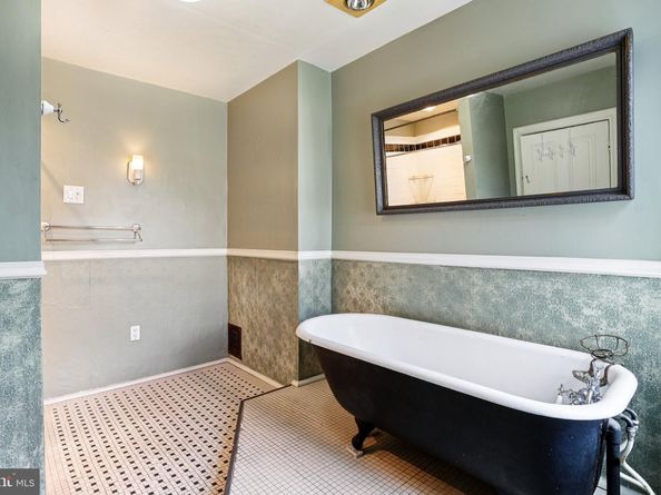 2335 Christian Street, Philadelphia PA 19146