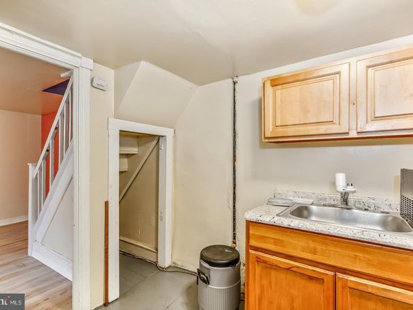 6243 Carpenter Street, Philadelphia PA 19143