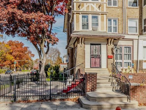 6243 Carpenter Street, Philadelphia PA 19143