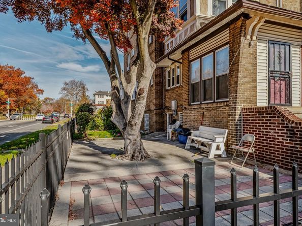 6243 Carpenter Street, Philadelphia PA 19143