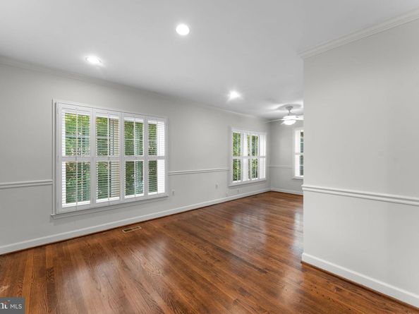 3031 Federal Hill Drive, Seven Corners VA 22044