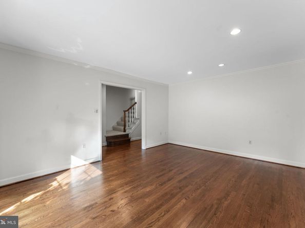3031 Federal Hill Drive, Seven Corners VA 22044