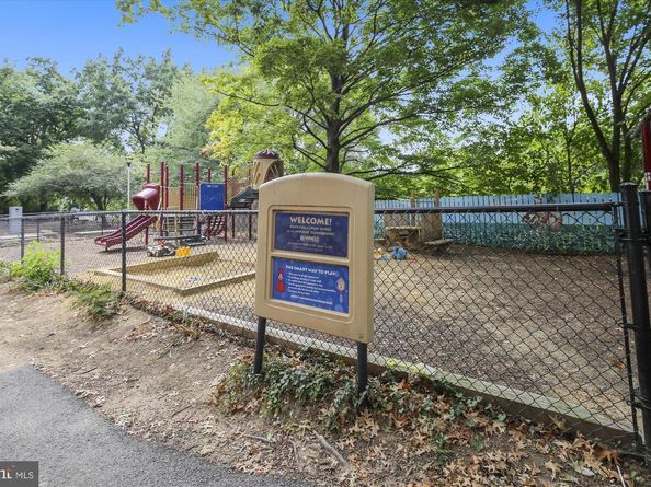 955 26TH Street NW 512, Washington DC 20037