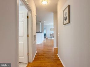 1530 Spring Gate Drive 9317, Mclean VA 22102
