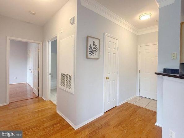 1530 Spring Gate Drive 9317, Mclean VA 22102