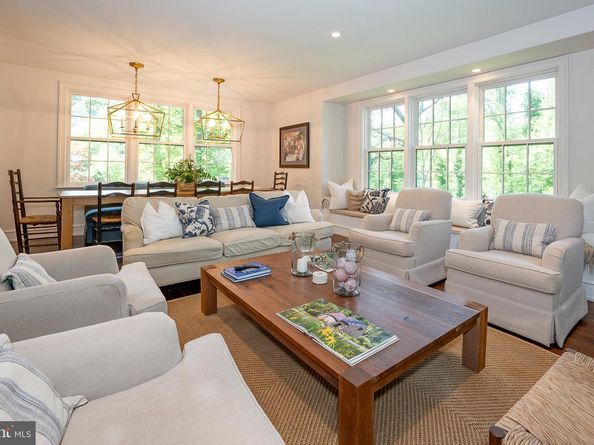 2 Earles Lane, Newtown Square PA 19073