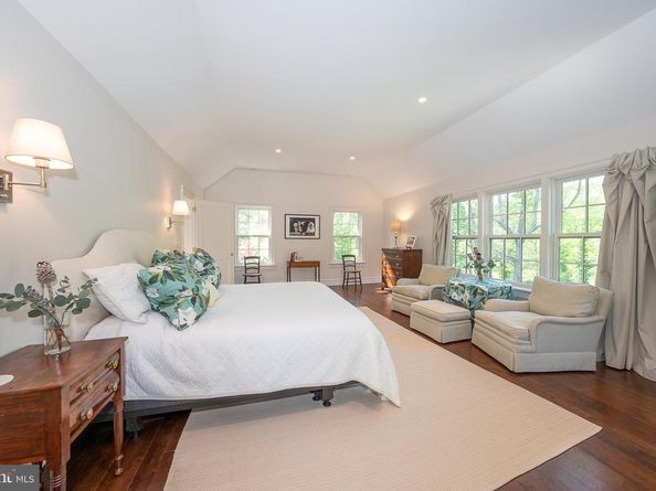 2 Earles Lane, Newtown Square PA 19073