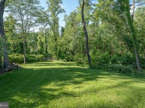 2 Earles Lane, Newtown Square PA 19073