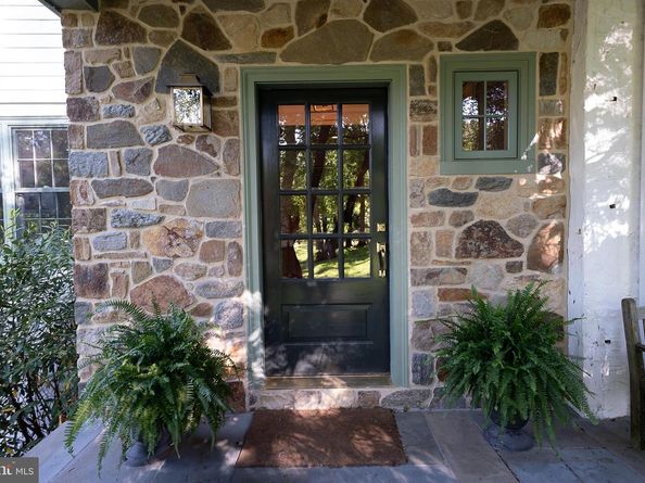 2 Earles Lane, Newtown Square PA 19073