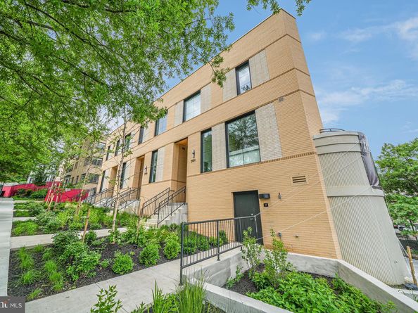 2901 Newark St NW, Washington DC 20008