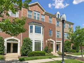 2506 Hurston Lane NE G, Washington DC 20018