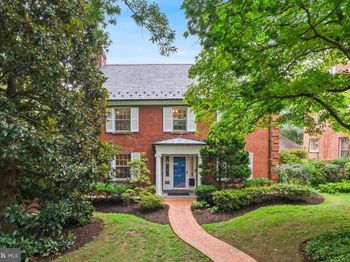 3612 Chesapeake Street NW