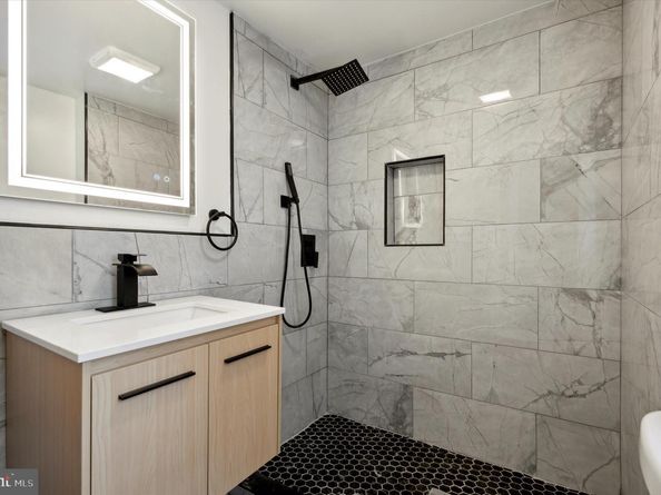 107 W Thompson Street, Philadelphia PA 19122