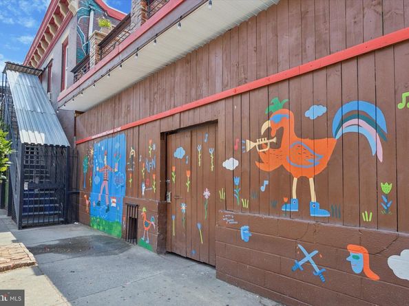 107 W Thompson Street, Philadelphia PA 19122