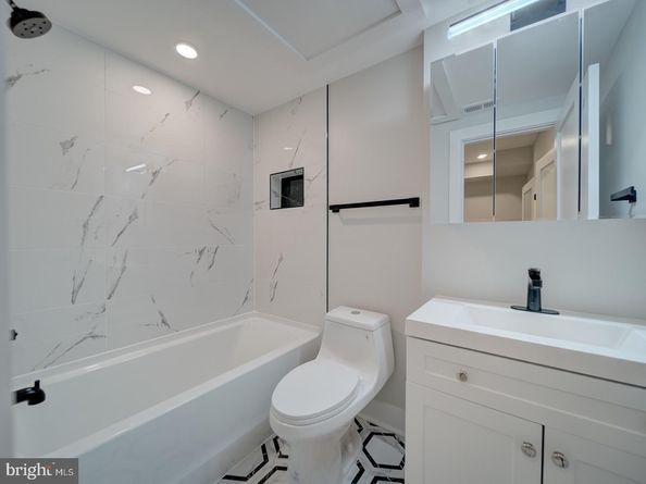 1004 18TH Street NE 2, Washington DC 20002