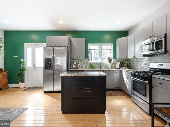 650 N 8TH Street, Philadelphia PA 19123