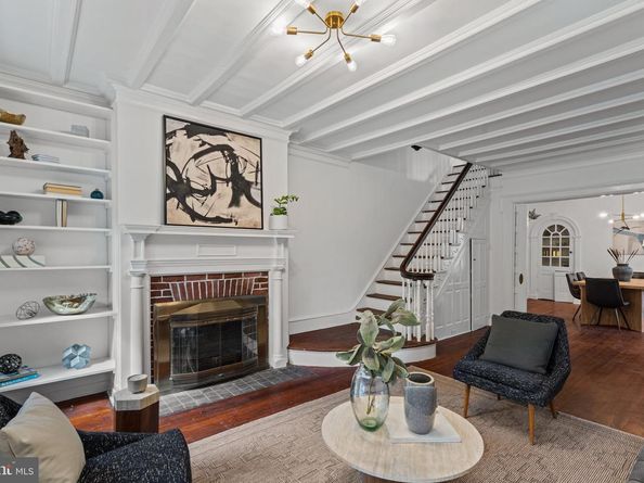 6923 Boyer Street, Philadelphia PA 19119