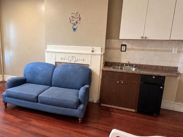 6813 Woodland Avenue, Philadelphia PA 19142