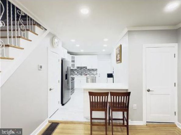 2545 S 9TH Street, Philadelphia PA 19148