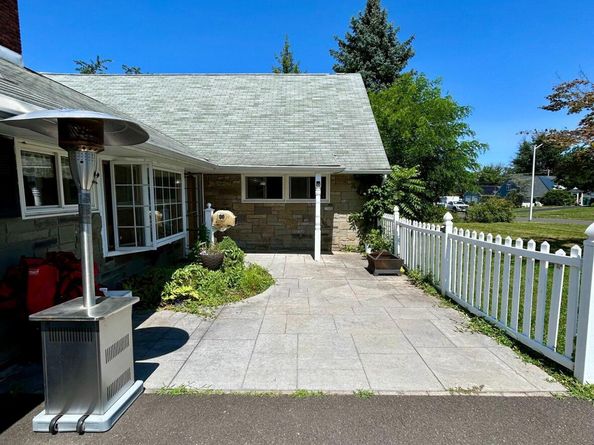 43 Falcon Road, Levittown PA 19056