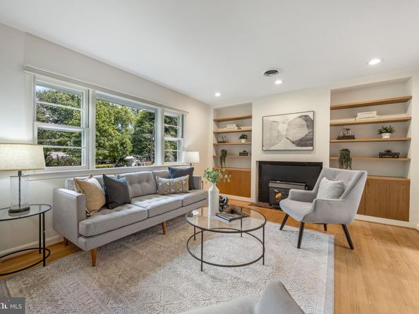6501 Lakeview Drive, Falls Church VA 22041