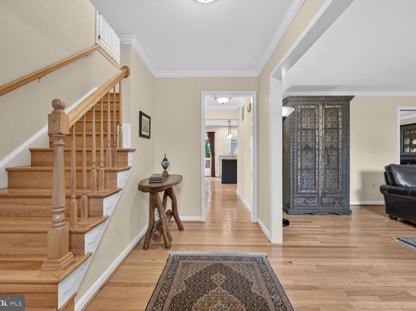 1240 Pine Hill Road, Mclean VA 22101