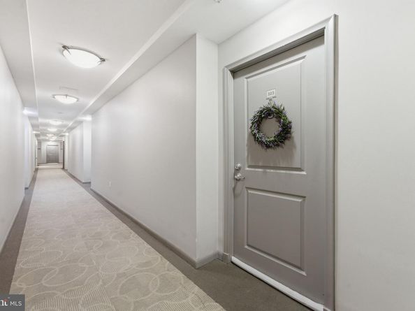 1021 N Garfield Street 323, Arlington VA 22201
