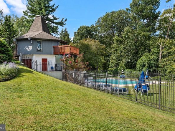 4000 Gypsy Lane 245B2, Philadelphia PA 19129