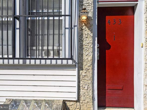 433 Poplar Street, Philadelphia PA 19123