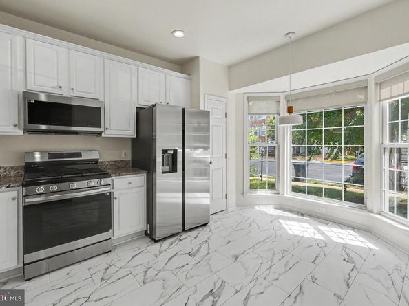 5438 Summer Leaf Lane, Alexandria VA 22312