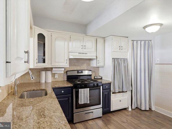 355 Hibbs Ave, Glenolden PA 19036